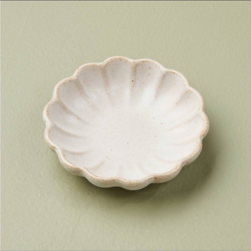 Hearth & Hand Fluted Ceramic Trinket Dish
Vintage Cream